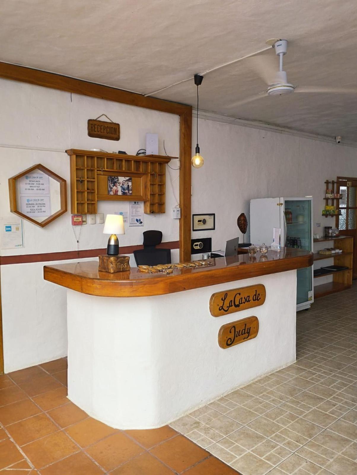 Hotel La Casa De Judy Puerto Ayora  Dış mekan fotoğraf