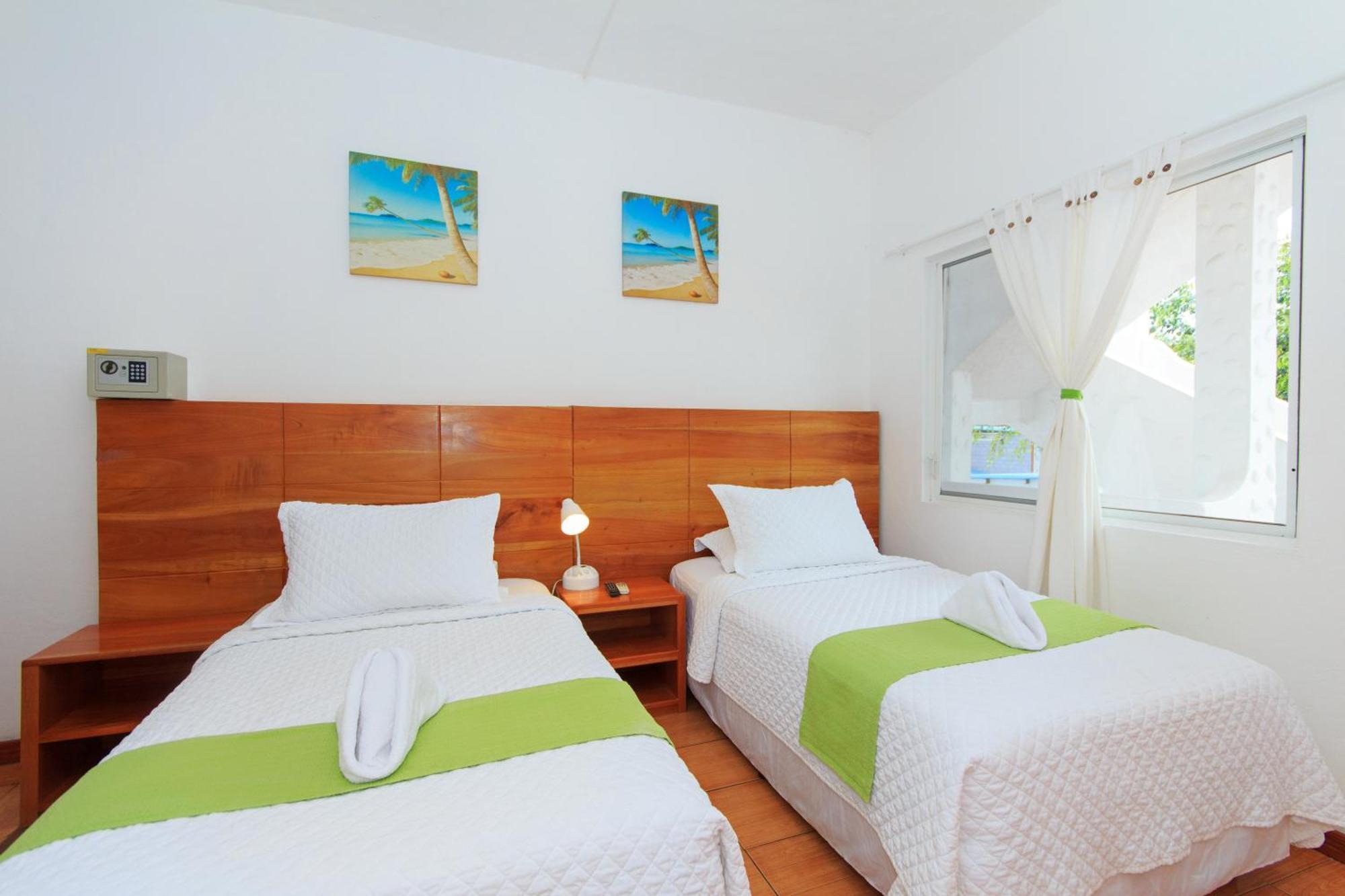 Hotel La Casa De Judy Puerto Ayora  Dış mekan fotoğraf