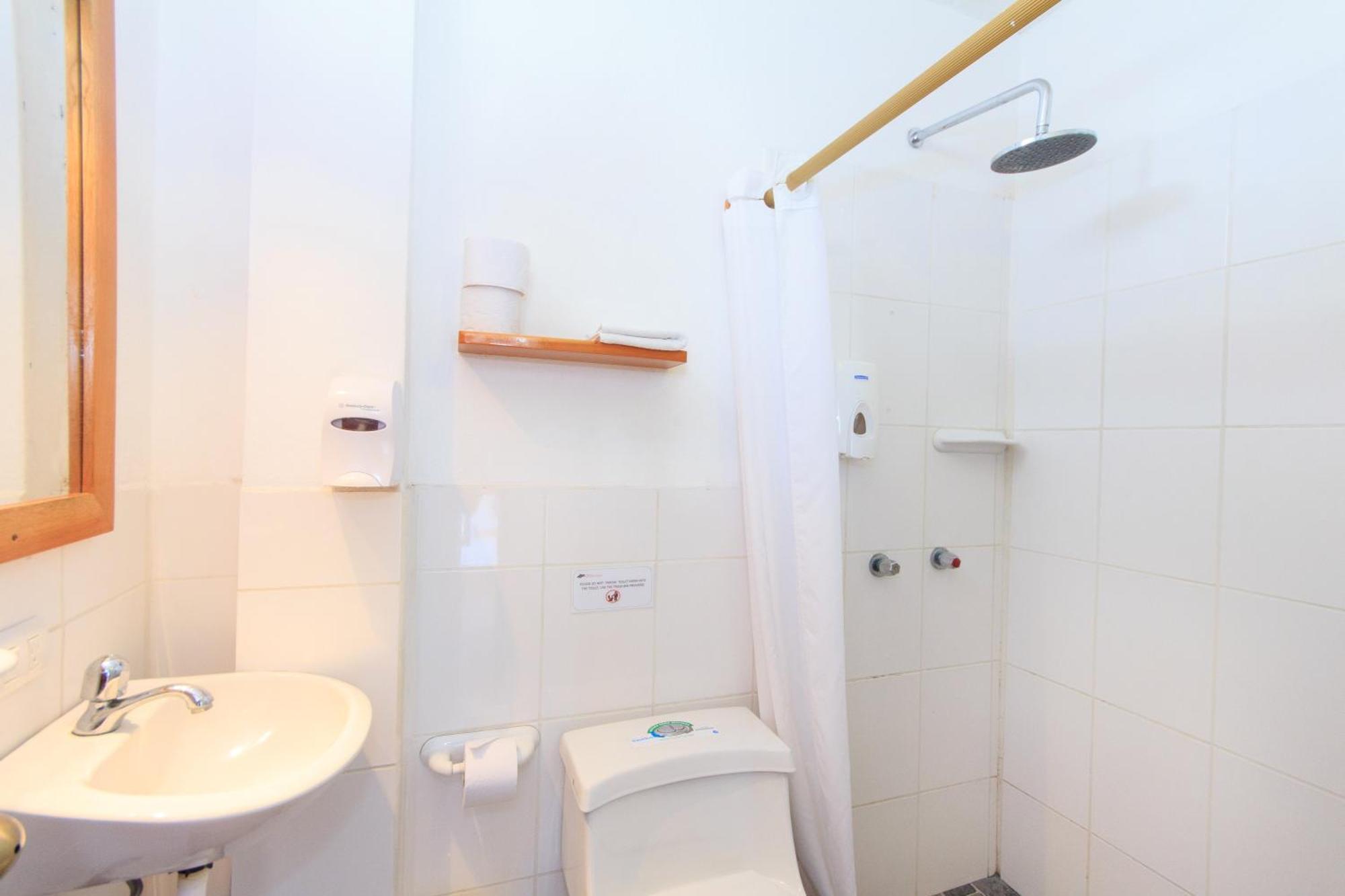 Hotel La Casa De Judy Puerto Ayora  Dış mekan fotoğraf