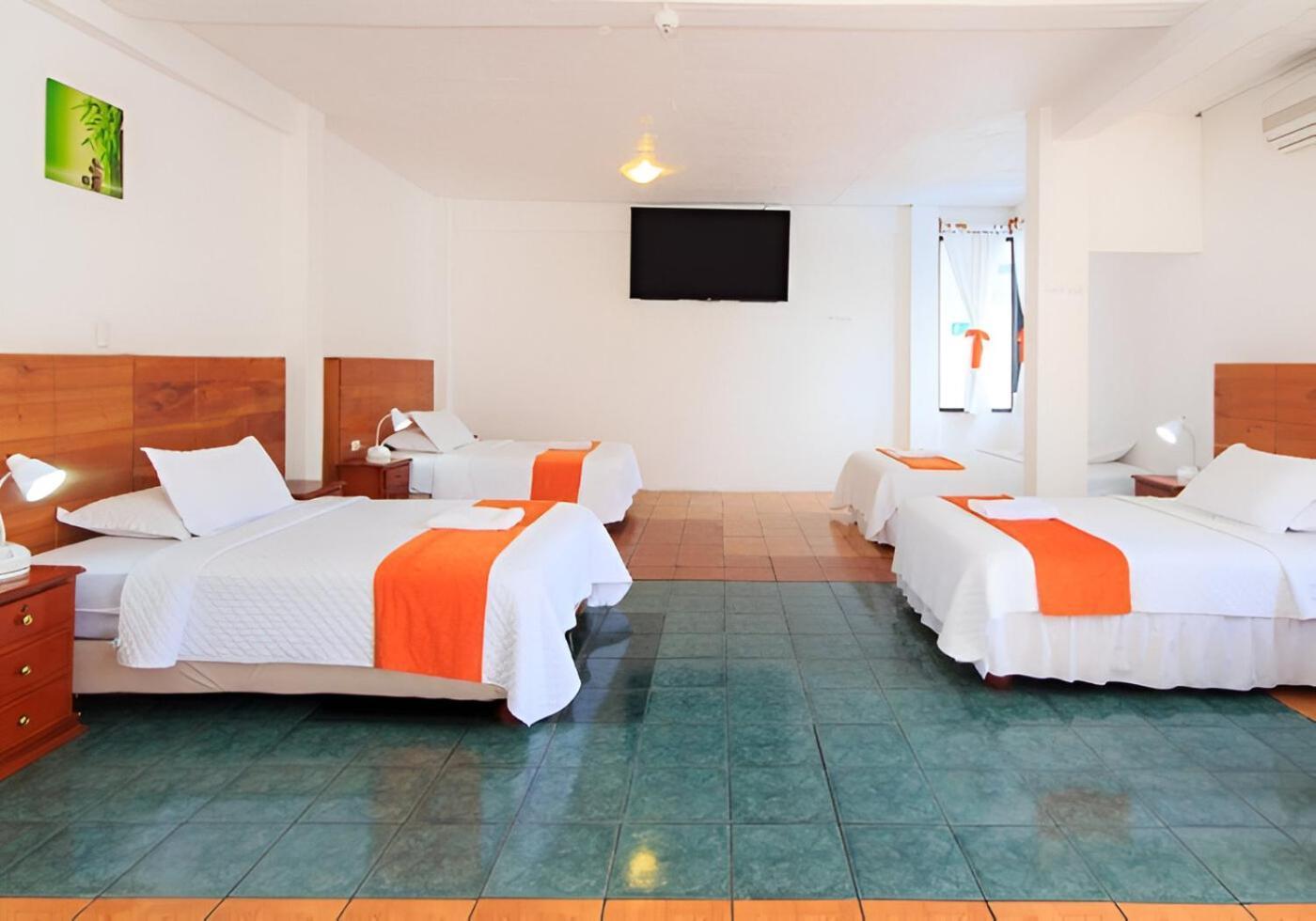 Hotel La Casa De Judy Puerto Ayora  Dış mekan fotoğraf