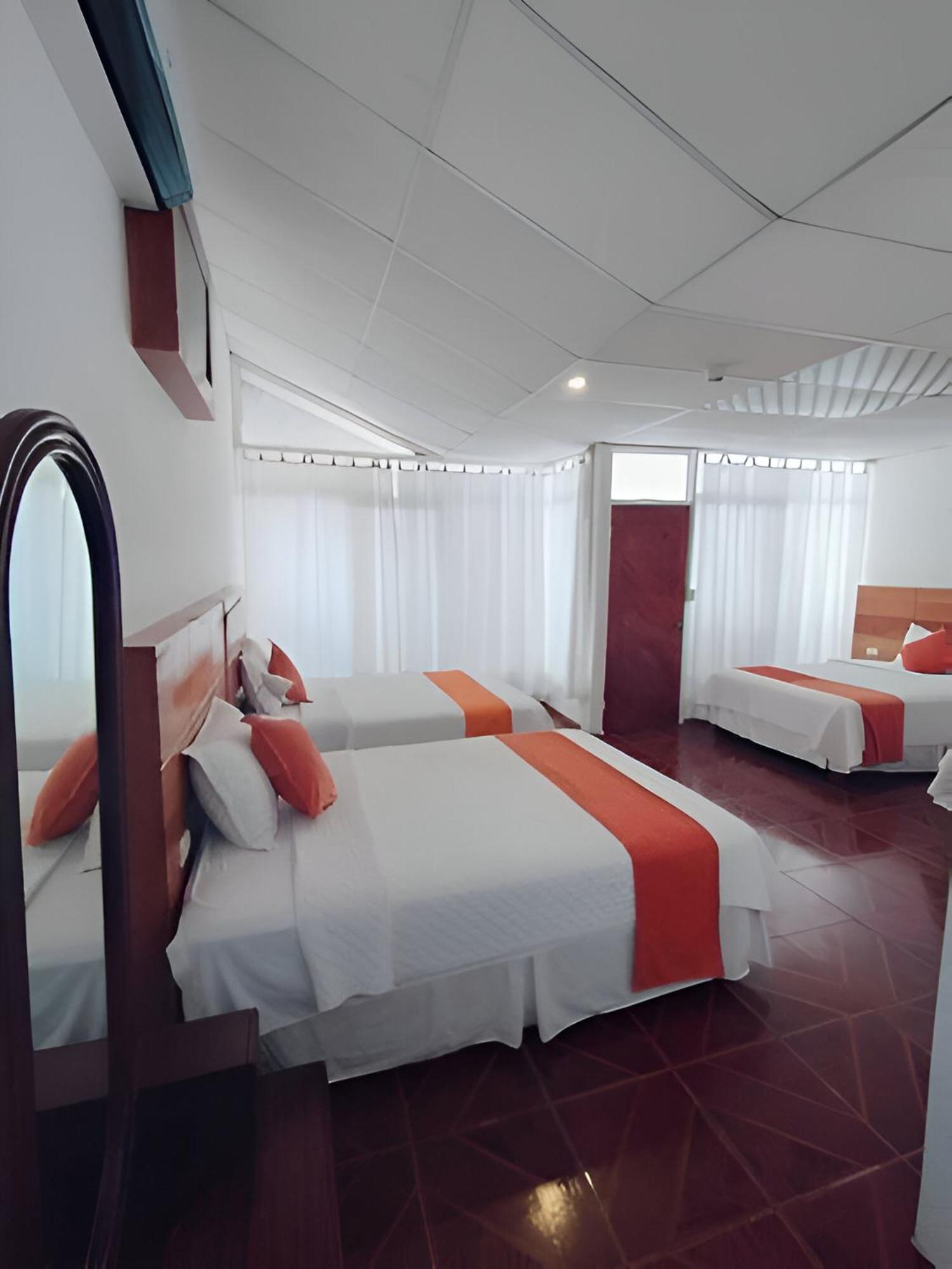 Hotel La Casa De Judy Puerto Ayora  Dış mekan fotoğraf