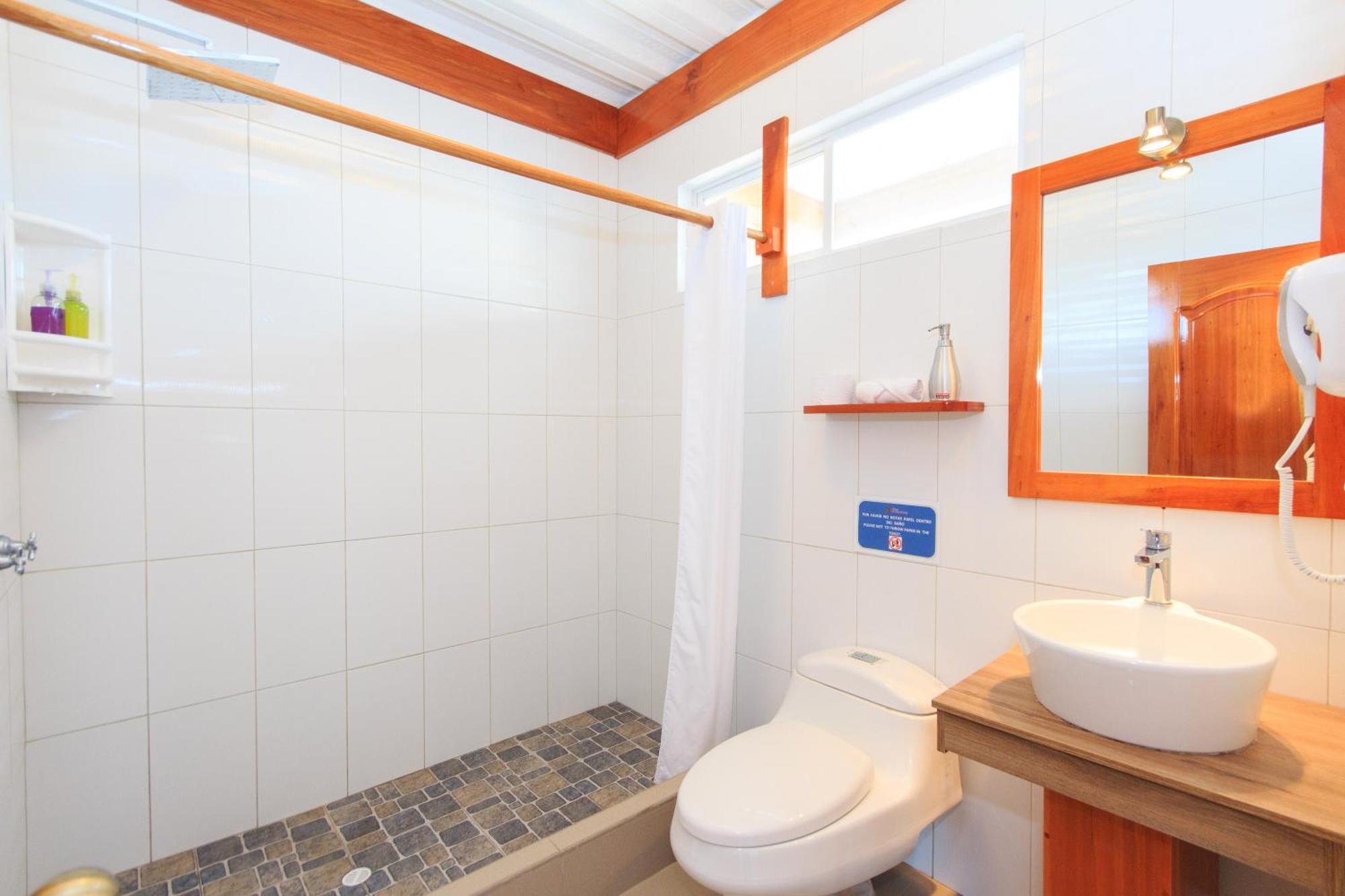 Hotel La Casa De Judy Puerto Ayora  Dış mekan fotoğraf